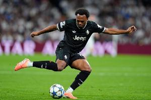 记者:奥蓬达买断费4060万欧+浮动,若尤文排名意甲前10强制执行 记者:奥蓬达买断费4060万欧+浮动,若尤文排名意甲前10强制执行