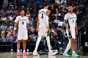 帕金斯:年轻马刺有老练的灵魂 他们本赛季肯定能进入季后赛 帕金斯:年轻马刺有老练的灵魂 他们本赛季肯定能进入季后赛