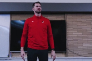 NBA杯首胜!斯普利特:我的词汇量不足以来形容大家的出色 NBA杯首胜!斯普利特:我的词汇量不足以来形容大家的出色