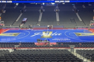 76人队NBA杯主场地板颜值如何?球员们已经在NBA杯的球场练上了! 76人队NBA杯主场地板颜值如何?球员们已经在NBA杯的球场练上了!