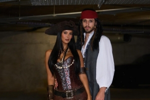 万圣节!鲁本-迪亚斯与女友cos加勒比海盗 万圣节!鲁本-迪亚斯与女友cos加勒比海盗