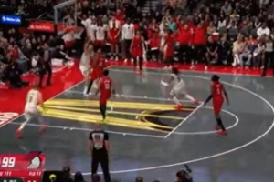 这手感!约基奇转身背打 柔和手感一抛成功打2+1 这手感!约基奇转身背打 柔和手感一抛成功打2+1