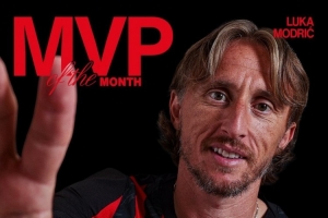 大师!40岁莫德里奇当选米兰10月最佳球员 大师!40岁莫德里奇当选米兰10月最佳球员