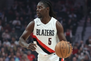 开拓者取得3连胜 期间霍勒迪场均20.7分9助 三项命中率55/41/83% 开拓者取得3连胜 期间霍勒迪场均20.7分9助 三项命中率55/41/83%