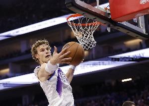 独木难支!马尔卡宁20中10空砍全队最高33分 罚球12中9 独木难支!马尔卡宁20中10空砍全队最高33分 罚球12中9