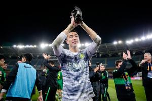 侯森致谢球迷:虽然之前和球迷有些不愉快 但我们缺不了大家支持 侯森致谢球迷:虽然之前和球迷有些不愉快 但我们缺不了大家支持