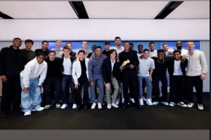 姆巴佩领取欧洲金靴奖,维尼修斯社媒:祝贺我的兄弟 姆巴佩领取欧洲金靴奖,维尼修斯社媒:祝贺我的兄弟