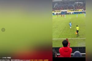 王上源晒阿奇姆彭被竖中指图：比赛我们各为其主，平日里互相尊重