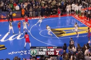 慢了!恩比德接到格莱姆斯传球时只剩0.4秒 再出手已经超时了 慢了!恩比德接到格莱姆斯传球时只剩0.4秒 再出手已经超时了