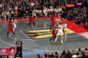 运筹帷幄!约基奇吸引牵制 助攻沃特森中路空切滑翔暴扣! 运筹帷幄!约基奇吸引牵制 助攻沃特森中路空切滑翔暴扣!