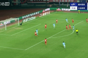 梅州逃过一劫!佩尼亚中路一漏,闫鹏点球点打门击中立柱弹出 梅州逃过一劫!佩尼亚中路一漏,闫鹏点球点打门击中立柱弹出