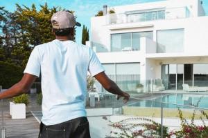 壕!世体:18岁亚马尔1050万欧元购买豪宅,皮克夏奇拉曾住在这 壕!世体:18岁亚马尔1050万欧元购买豪宅,皮克夏奇拉曾住在这