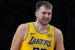 格里芬:东契奇掌控比赛节奏的能力无人能及 格里芬:东契奇掌控比赛节奏的能力无人能及