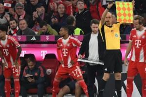 名场面!拜仁领先时凯恩 迪亚斯 奥利塞替补登场,3人身价2.75亿 名场面!拜仁领先时凯恩 迪亚斯 奥利塞替补登场,3人身价2.75亿