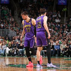 徐静雨：老詹还能争得过里夫斯吗？悬了 湖人是白人三少的时代了