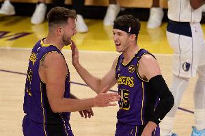 小里弗斯：我厌倦了谈湖人因话题总绕不开 但湖人表现好对篮球好