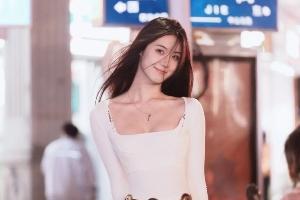 忧郁球手！卓识晒打空气球视频😍大长腿还是太权威