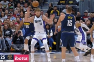 看你躲不躲！约基奇迎着小萨脑袋传球助攻戈登 小萨躲球错失抢断