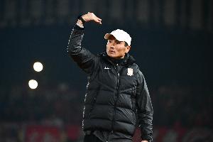 体坛：相关领导亲自出马，和邵佳一进行面谈 足协4日加班草拟公告