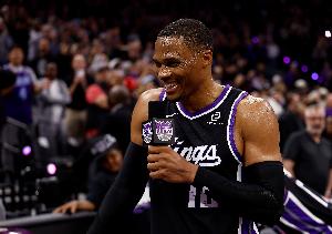 8734个！威少超越基德成为NBA历史后卫篮板王