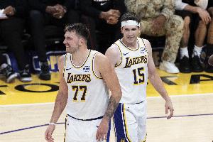 里夫斯谈东契奇扣篮：我上了好几个篮 每个上篮也都是两分