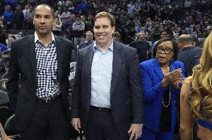 一针见血！名记：决定解雇哈里森的人 也正是批准东契奇交易的人