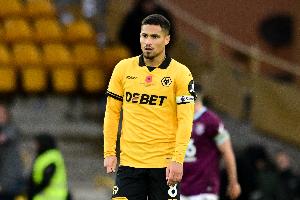 邮报：曼联优先买6号位后腰 除巴莱巴等人还在关注狼队中场戈麦斯