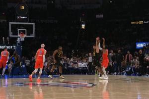 😳库里飞扑防守以赛亚-乔被吹3分犯规 裁判回看后升级一级恶意