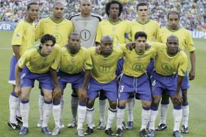 20年前的巴西队首发11人：卡卡、小罗、阿德……4-1完胜阿根廷