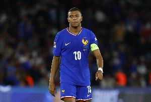 姆巴佩连续6场比赛为法国队破门，是帕潘之后首人