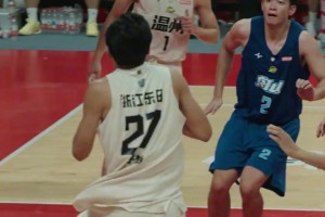 浙BA 温州vs舟山，上篮卡篮脖子上了，尴尬 ...