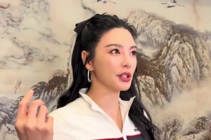 业余联赛的通病！网友吐槽：蒙超联赛快把内蒙踢散了。。。😐